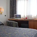 Plaza 4*
