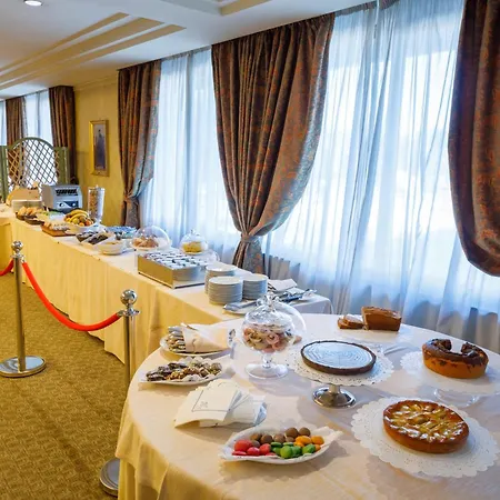Hotel Plaza 4*
