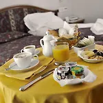 Plaza Hotel 4*