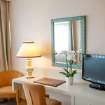 Plaza מלון 4*