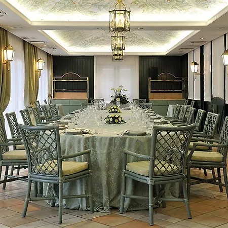Plaza Hotel 4*