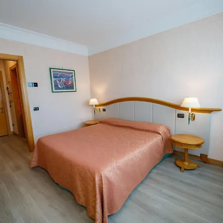 Hotel Plaza 4*