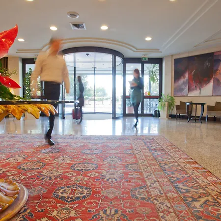 Plaza 4* Перуджа