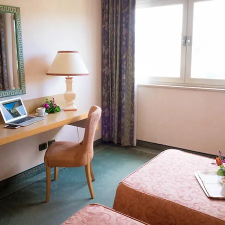 Отель Plaza Перуджа