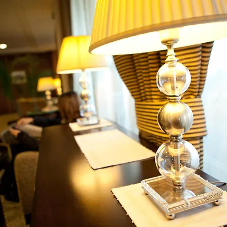 Plaza Hotel 4*