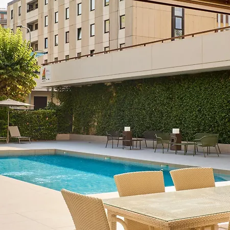 Plaza Hotel 4*