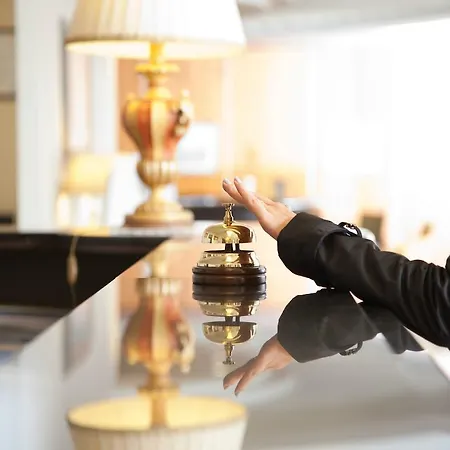 Plaza Hotel 4*